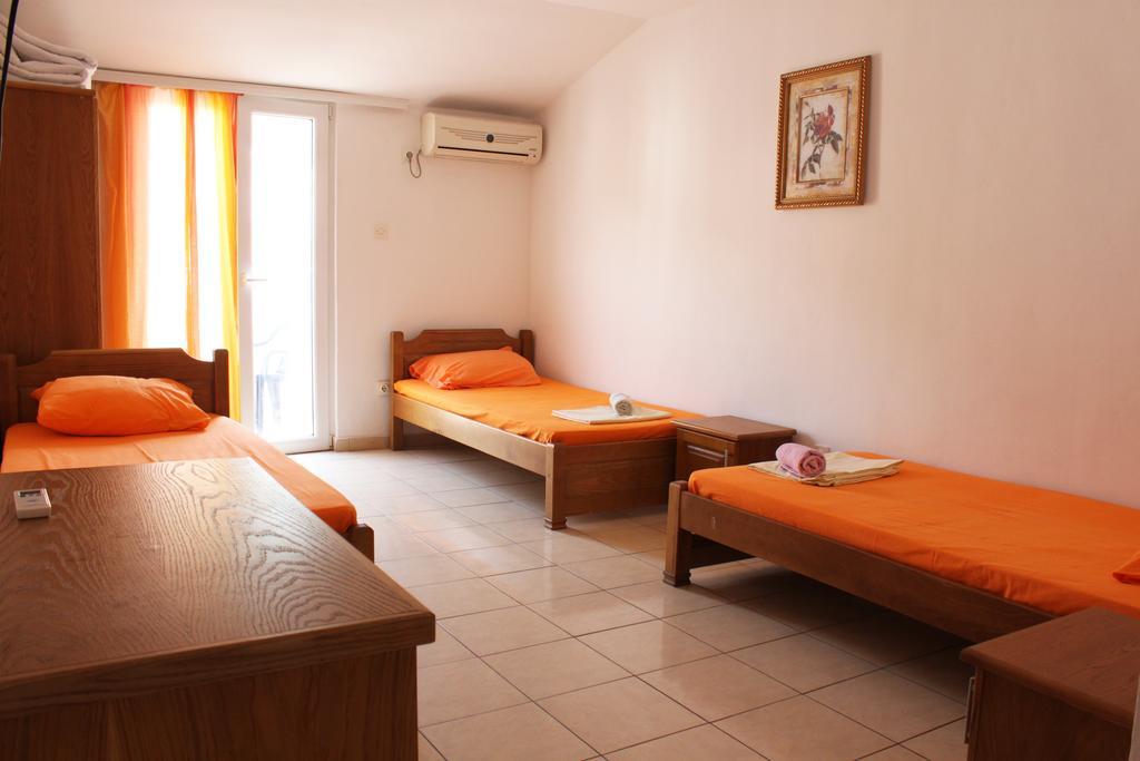 Guesthouse Sun Hostel Будва Екстериор снимка