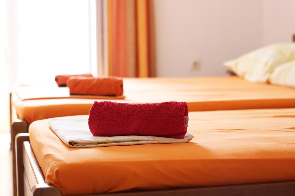 Guesthouse Sun Hostel Будва Екстериор снимка