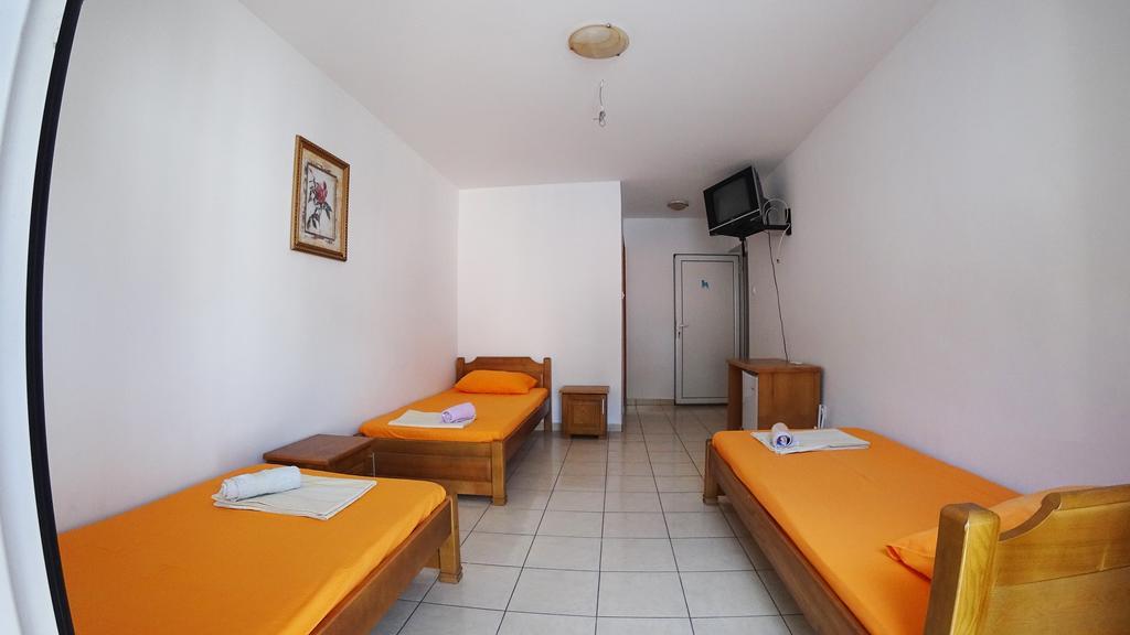 Guesthouse Sun Hostel Будва Екстериор снимка
