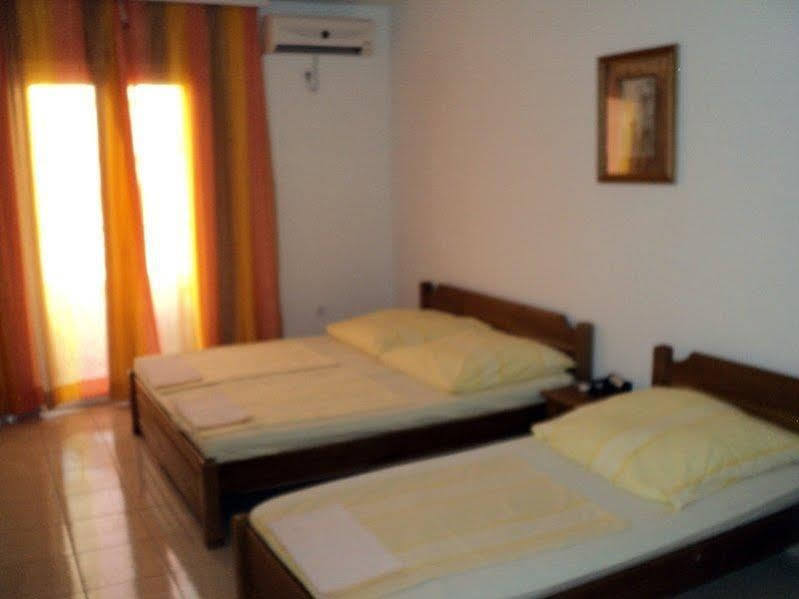 Guesthouse Sun Hostel Будва Екстериор снимка