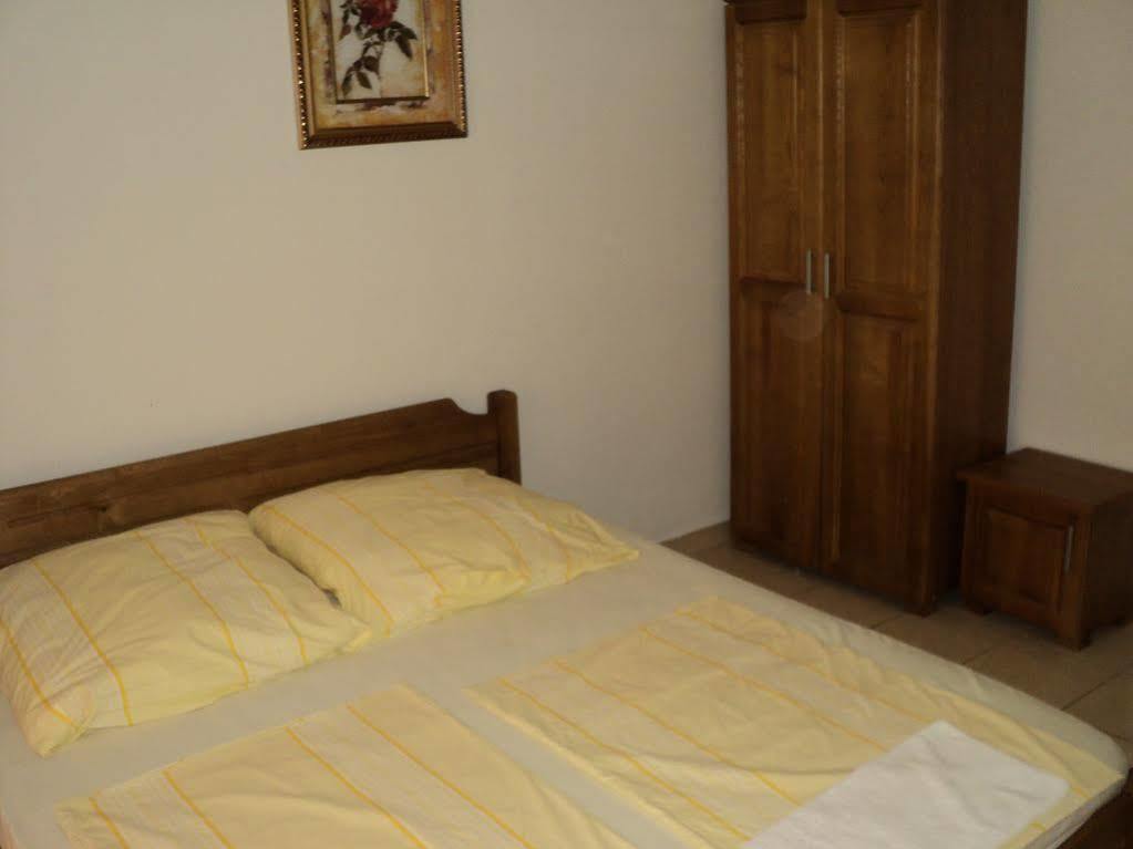 Guesthouse Sun Hostel Будва Екстериор снимка