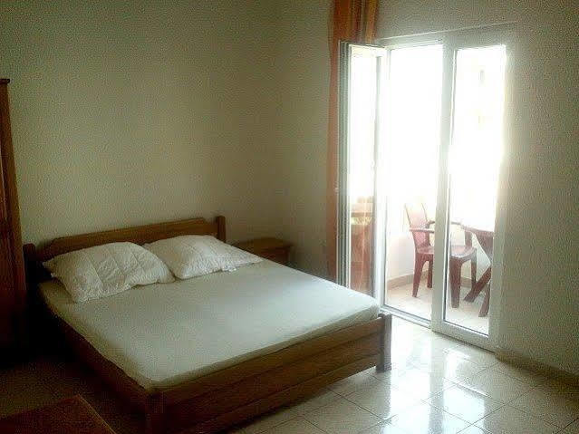 Guesthouse Sun Hostel Будва Екстериор снимка