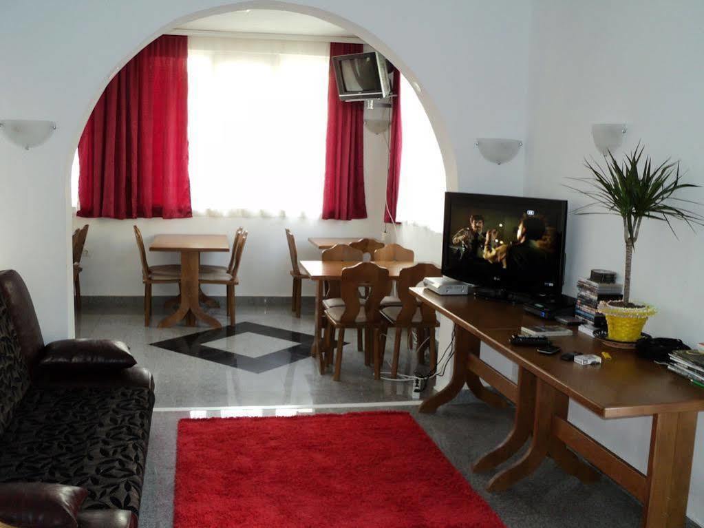 Guesthouse Sun Hostel Будва Екстериор снимка