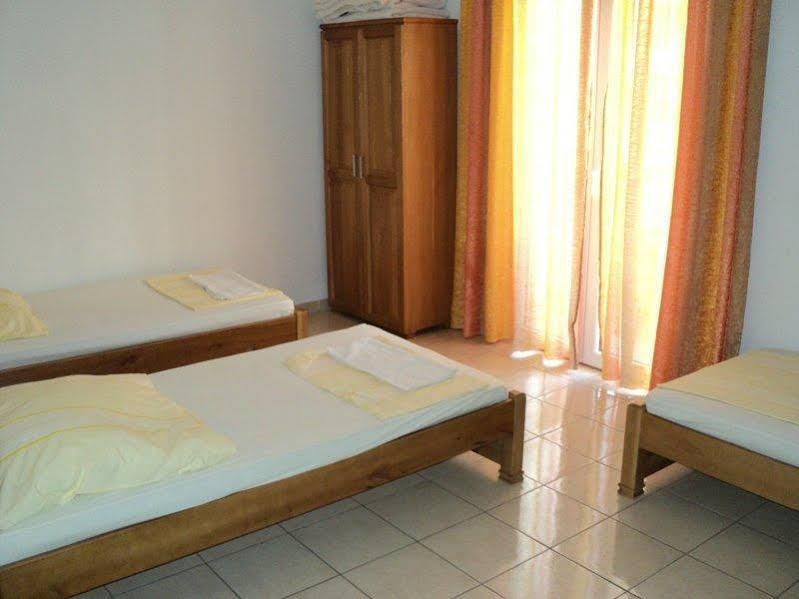 Guesthouse Sun Hostel Будва Екстериор снимка