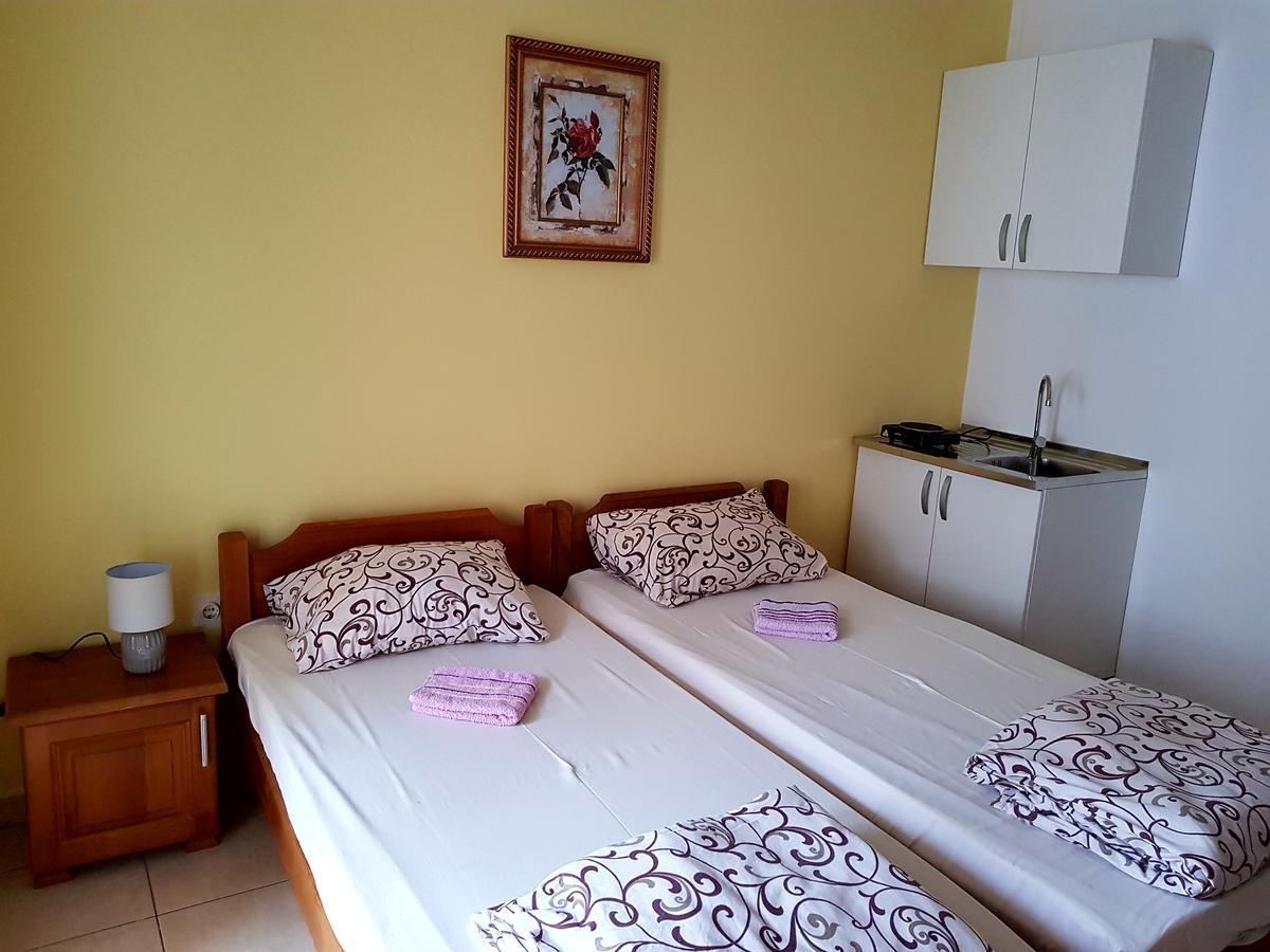 Guesthouse Sun Hostel Будва Екстериор снимка