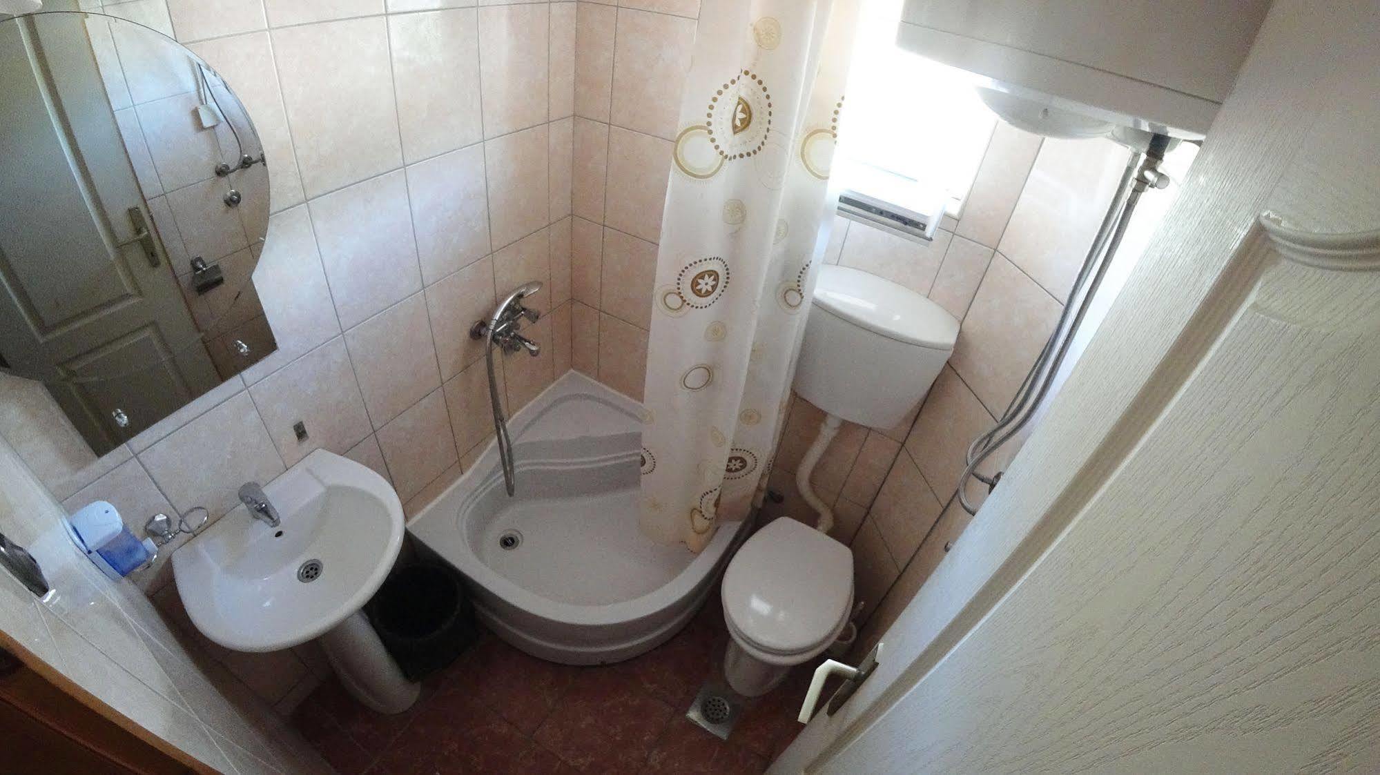 Guesthouse Sun Hostel Будва Екстериор снимка