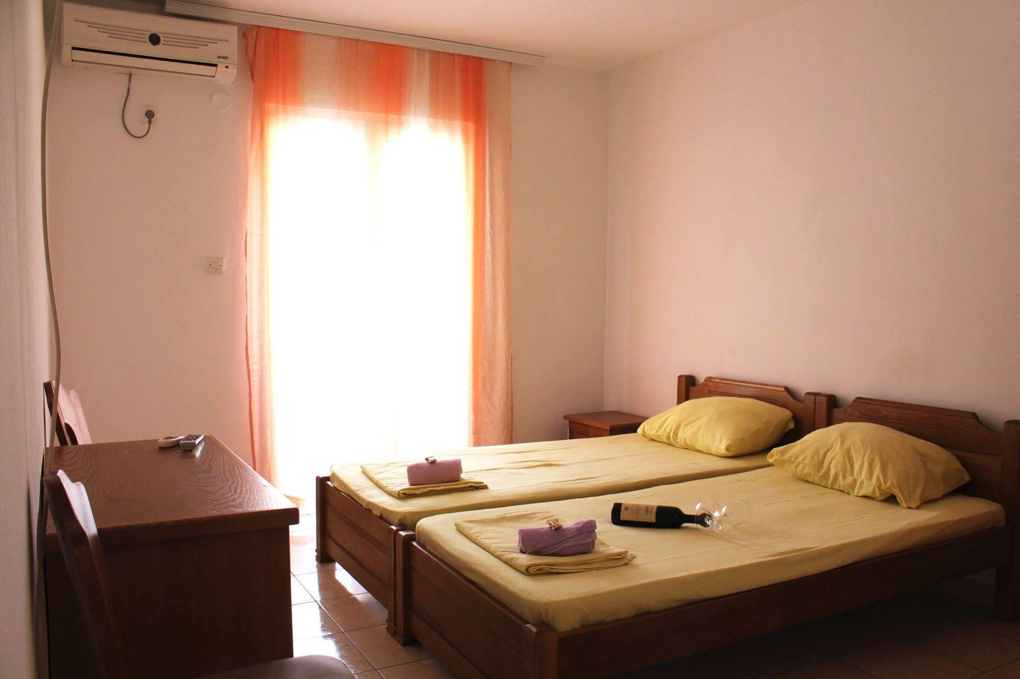 Guesthouse Sun Hostel Будва Екстериор снимка